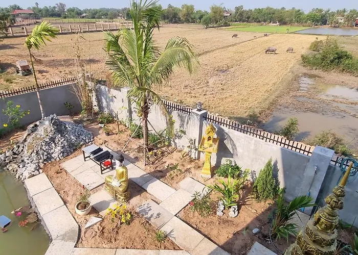 Bayon Country ゲストハウス Phumĭ Trás Treăng